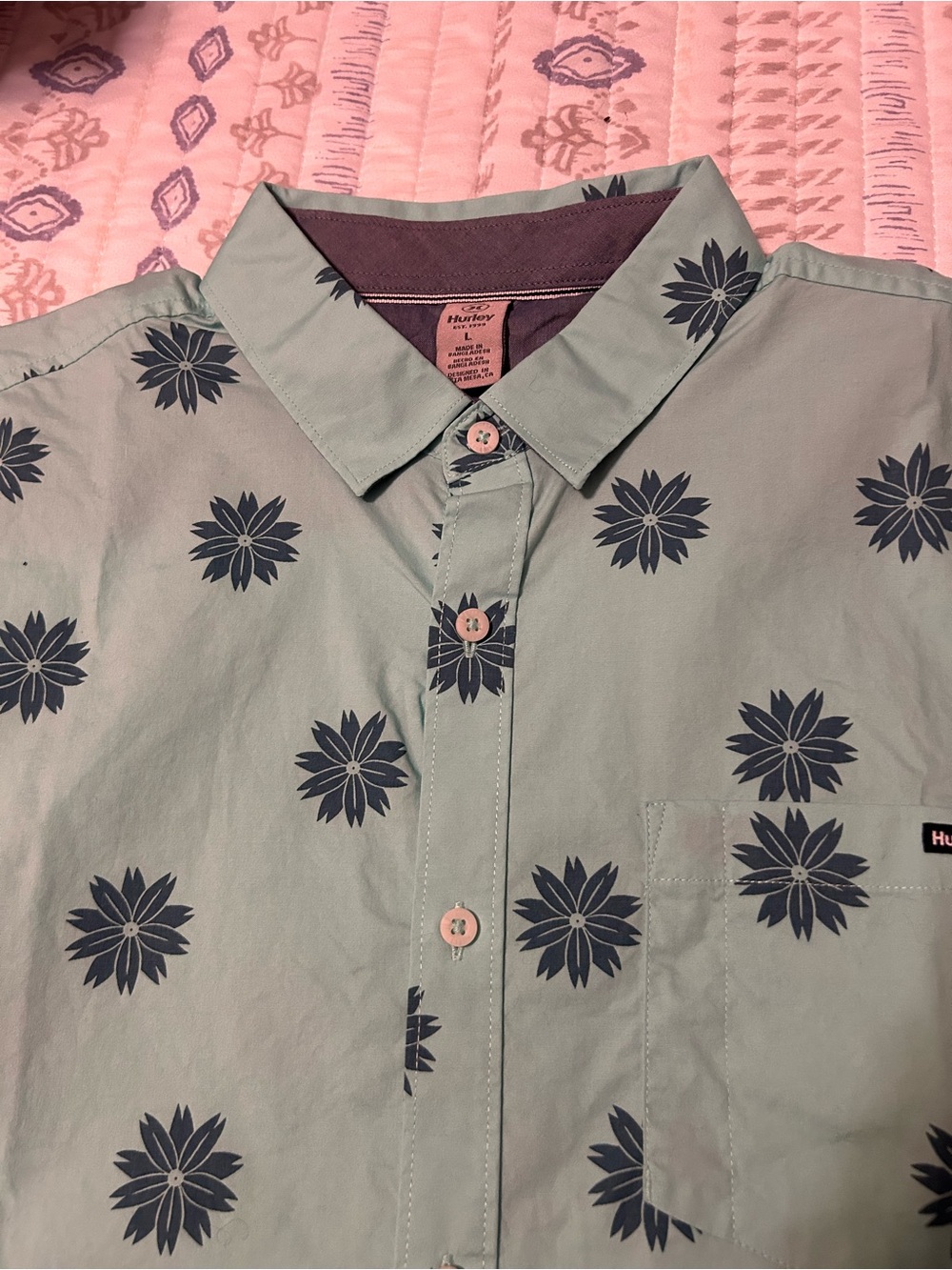 Hurley Mint Green Short-Sleeve Button-Up Shirt with Navy Floral Print